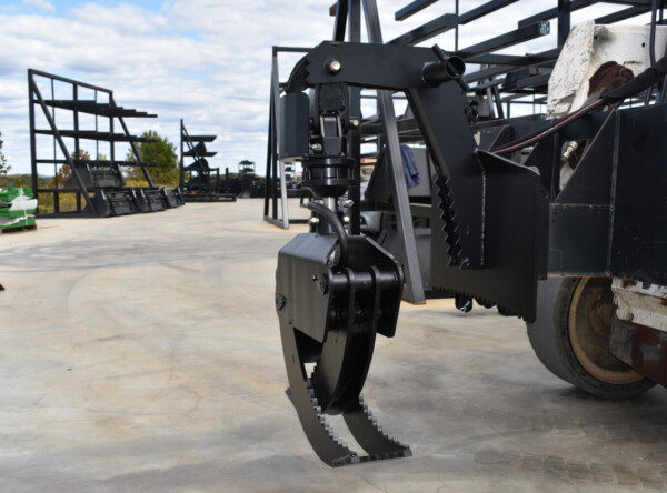 DSC_0257 Loflin Mini Hydraulic Rotating Log Grapple