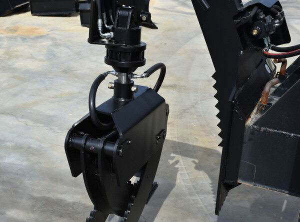 DSC_0269 Loflin Mini Hydraulic Rotating Log Grapple