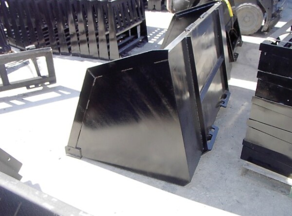 IM001475 Loflin Turkey Litter Bucket