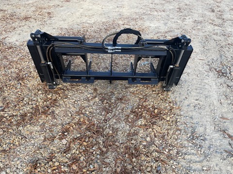 Loflin Compact Tractor Vertical Root Grapple Loflin Compact Tractor Vertical Root Grapple